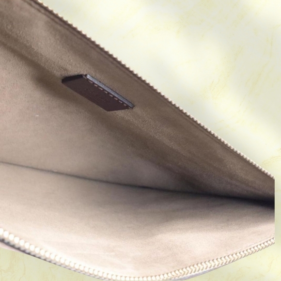 FENDI Banana Flat Leather Clutch Pouch Bag 2018 - Picture 6 of 7